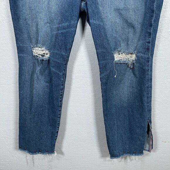 Torrid Women Plus Size 22R Straight Classic Denim High-Rise Studded Jean - Picture 2 of 10